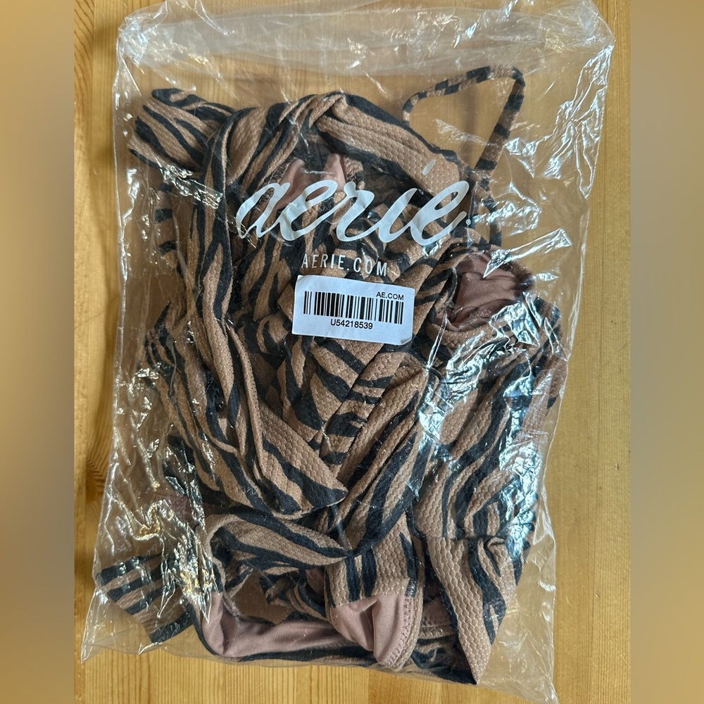 Aerie Pique Animal Print Wrap One Piece Swimsuit Size Small - Picture 12 of 12